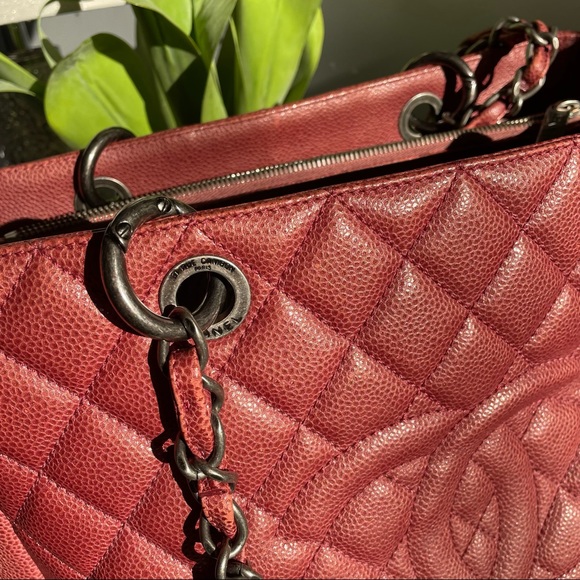 CHANEL Caviar Leather Red Grand Shopping Tote (GST) Bag - Picture 5 of 14